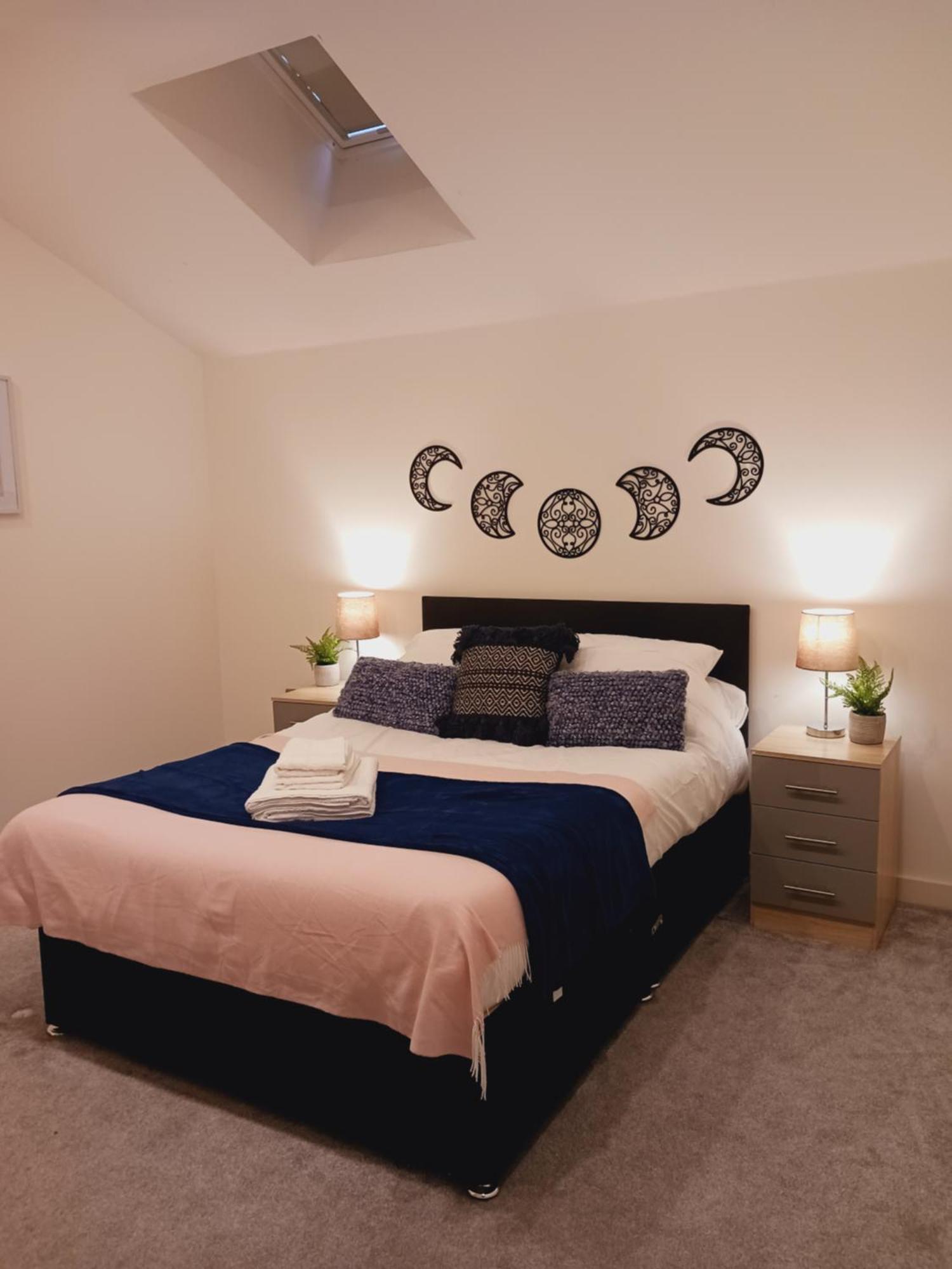 Bliss Contractor Apartments- Sleeps 6 Bradford  Exterior photo